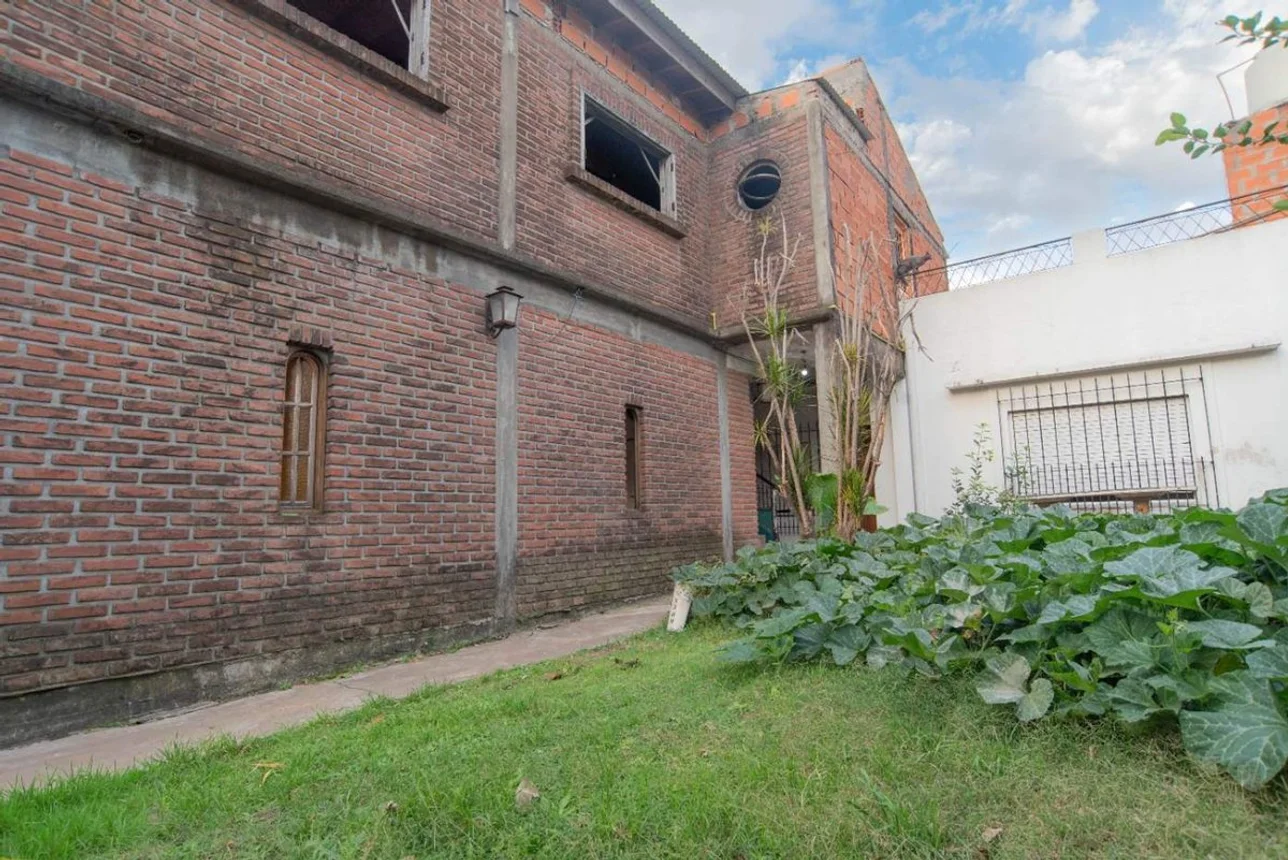 Casa de 4 ambientes en venta en Villa Tesei, Húsares 1300, foto 3