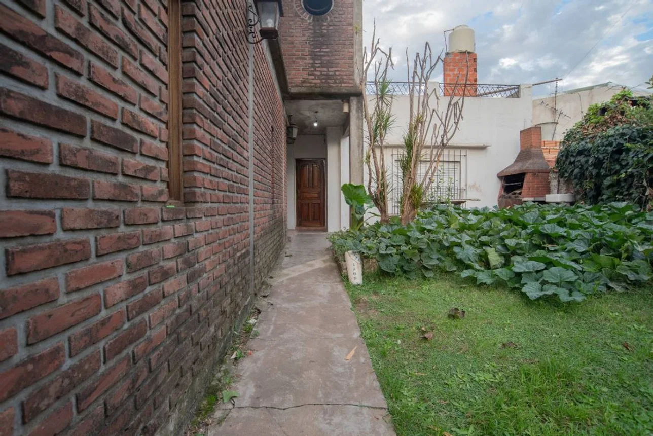 Casa de 4 ambientes en venta en Villa Tesei, Húsares 1300, foto 4