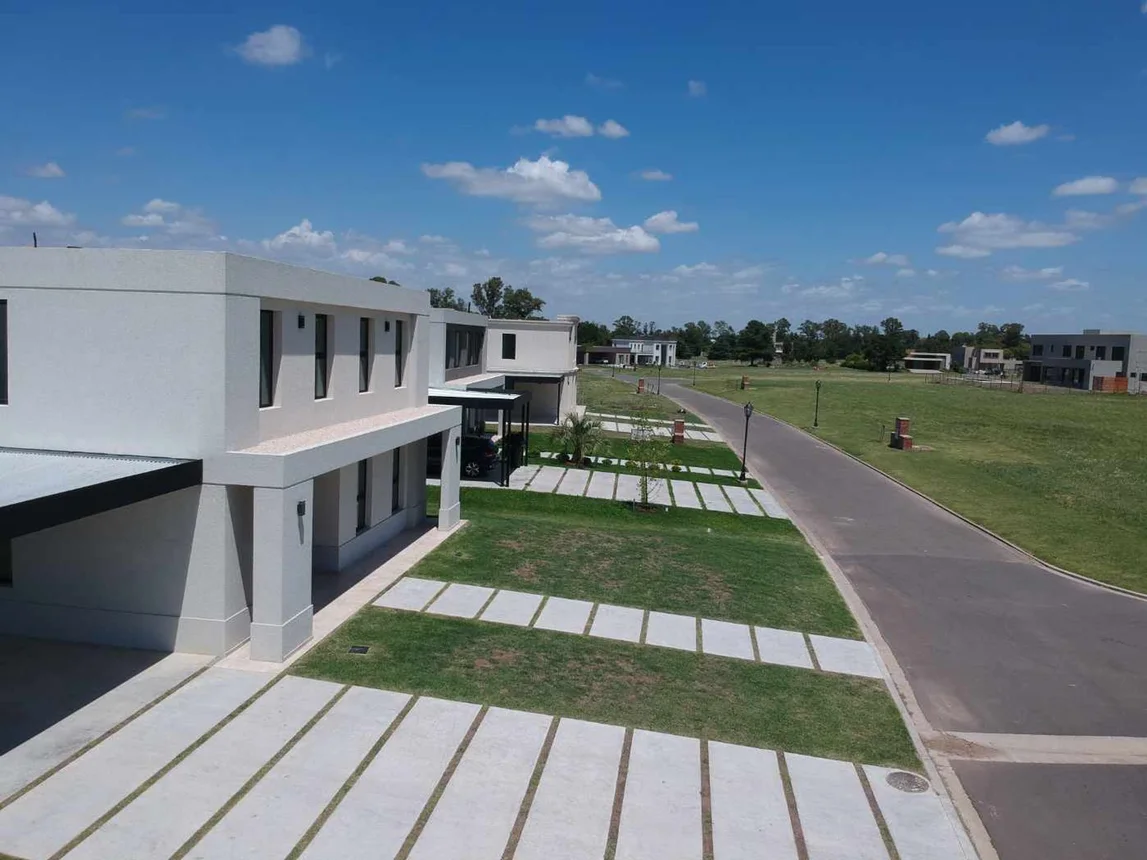 Casa en venta en Pilar