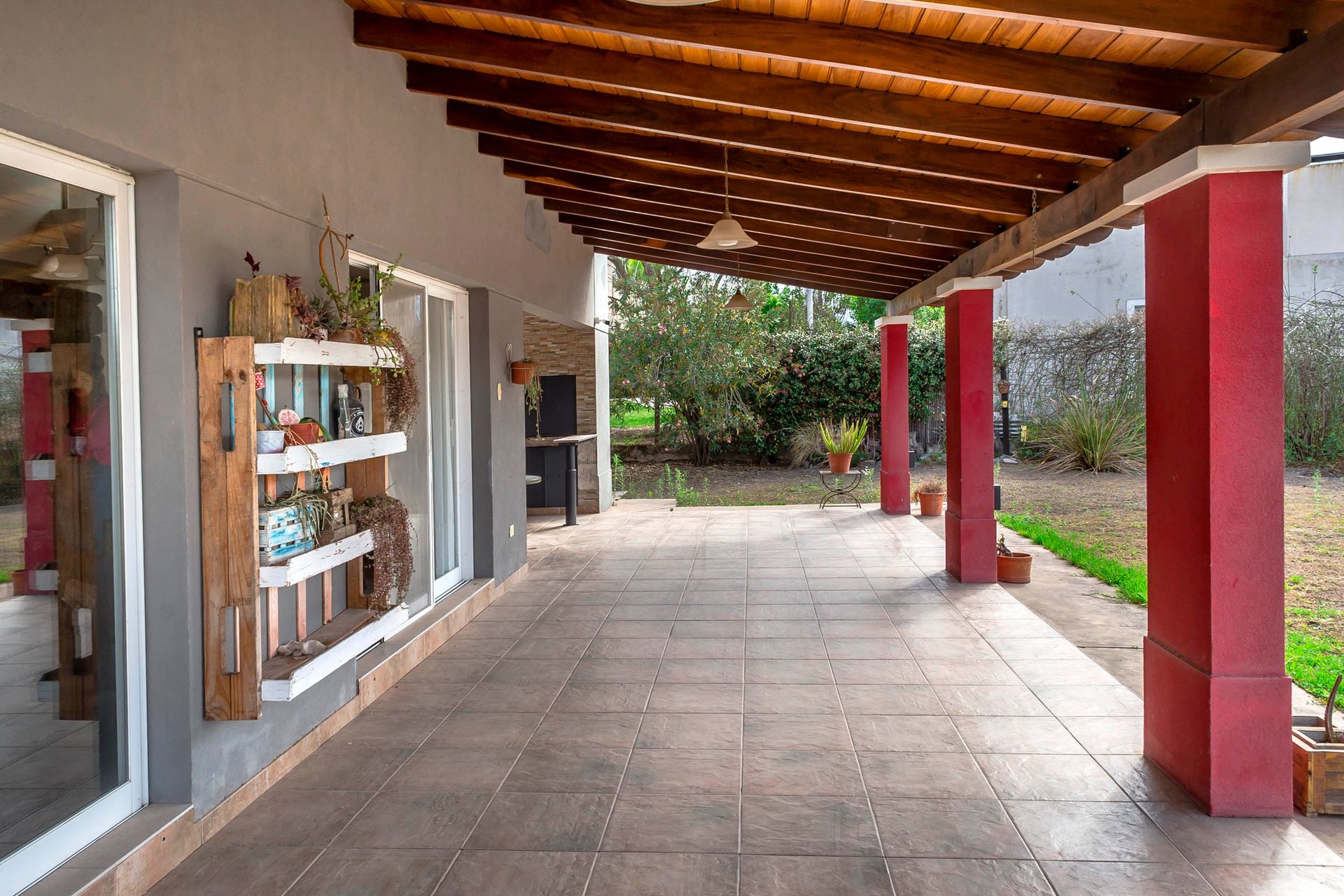 VENTA CASA CON PILETA 3 DORMITORIOS EN SAN LUIS - foto 3
