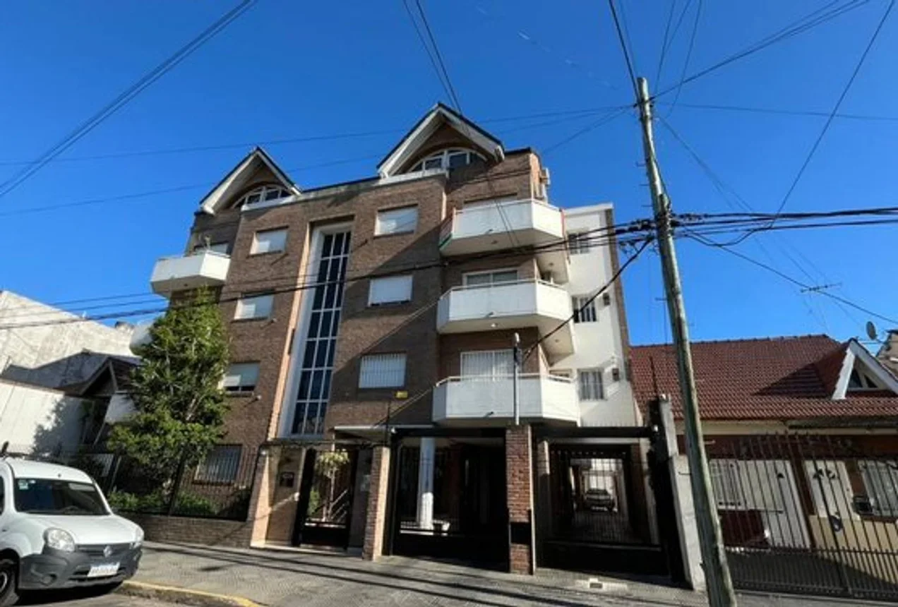 Casa tríplex de 4 ambientes en venta en Ramos Mejía, Castelli 900, foto 2