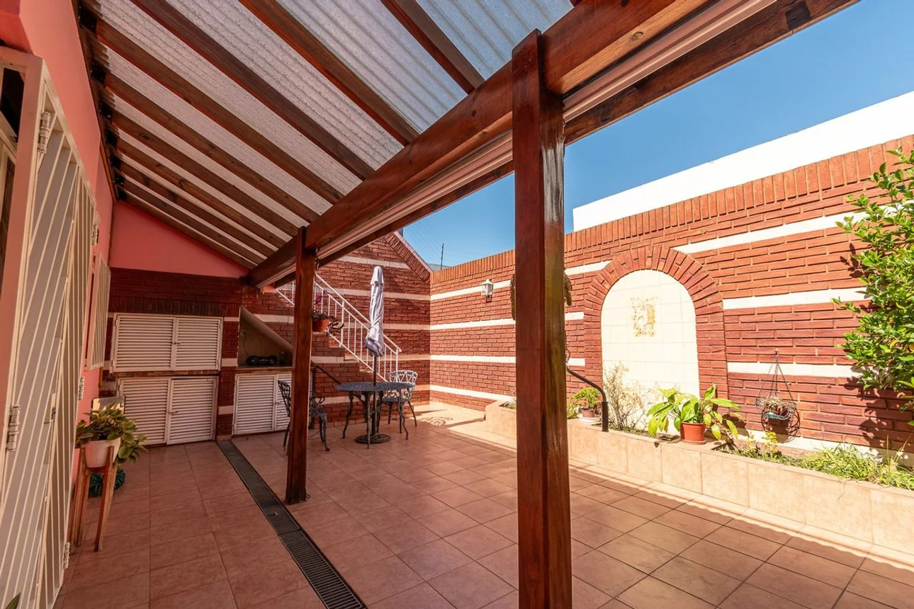Casa de 5 ambientes en venta en Santos Lugares, Padre Silberman 1400, foto 3