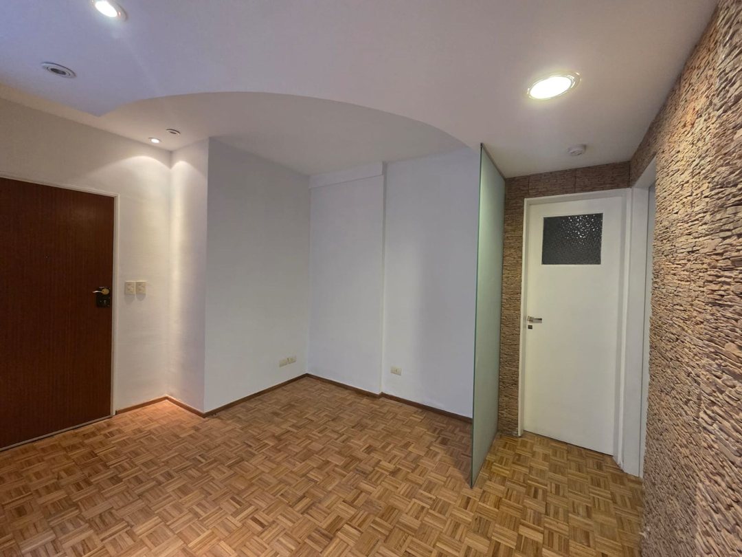 Venta dpto 2 ambientes con patio Caballito