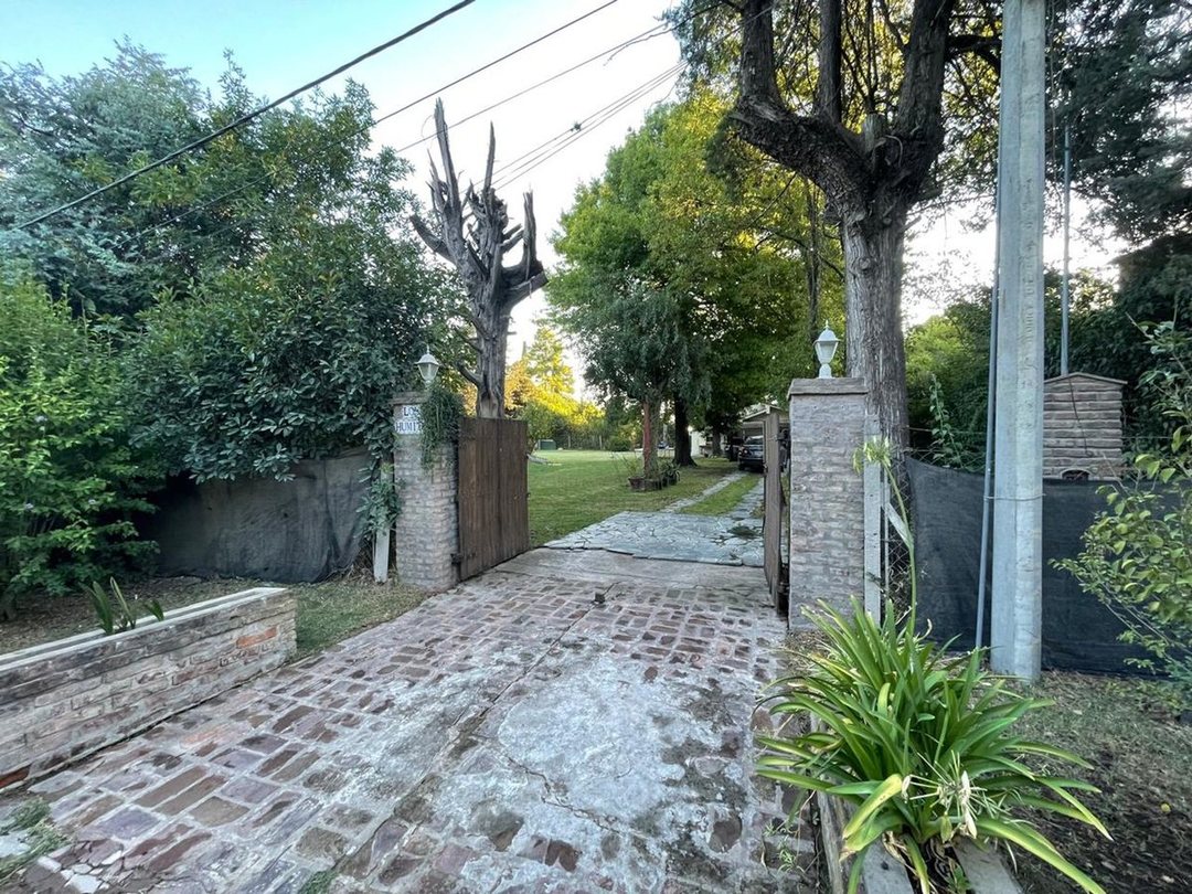 VENTA DE QUINTA CON HERMOSA ARBOLEDA PARQUE JULARO