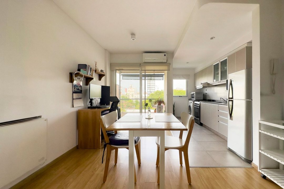 VENTA MONOAMBIENTE CON BALCON EN BALVANERA