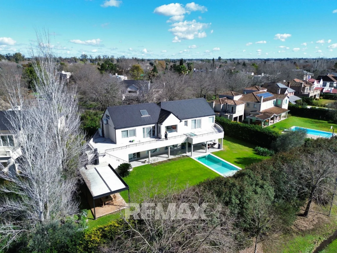 Casa en venta en Pilar, foto 2