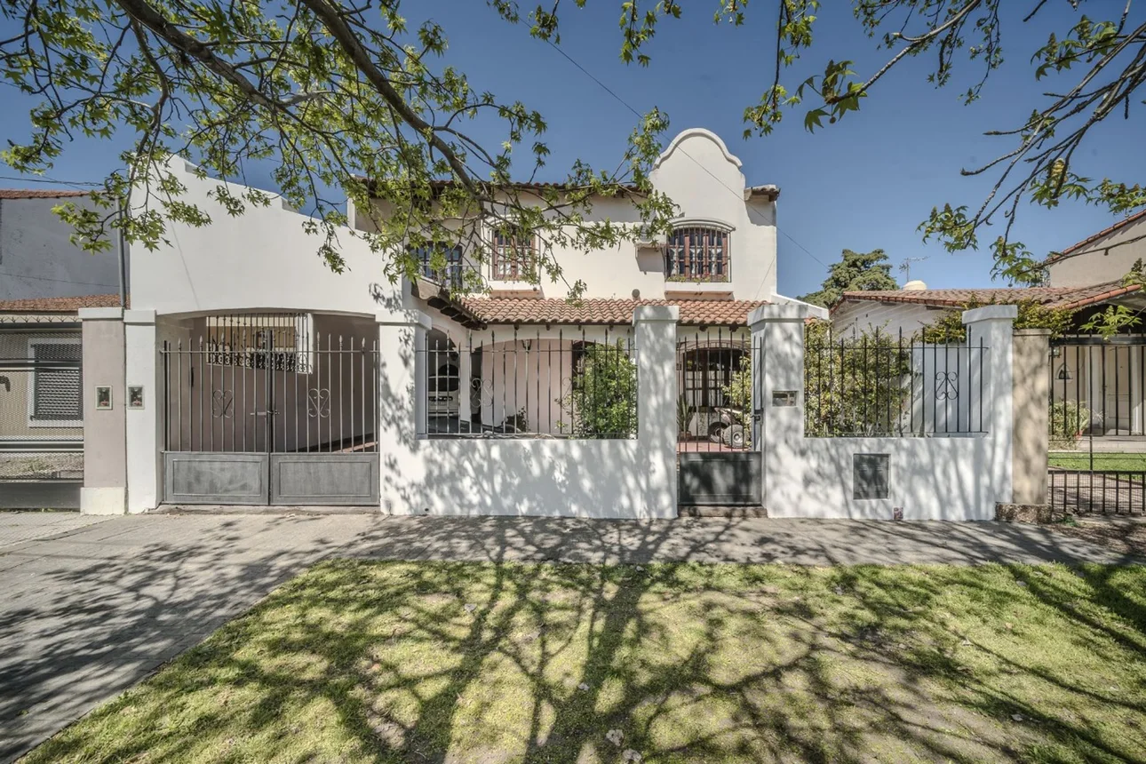 Casa en venta en Castelar, foto 2