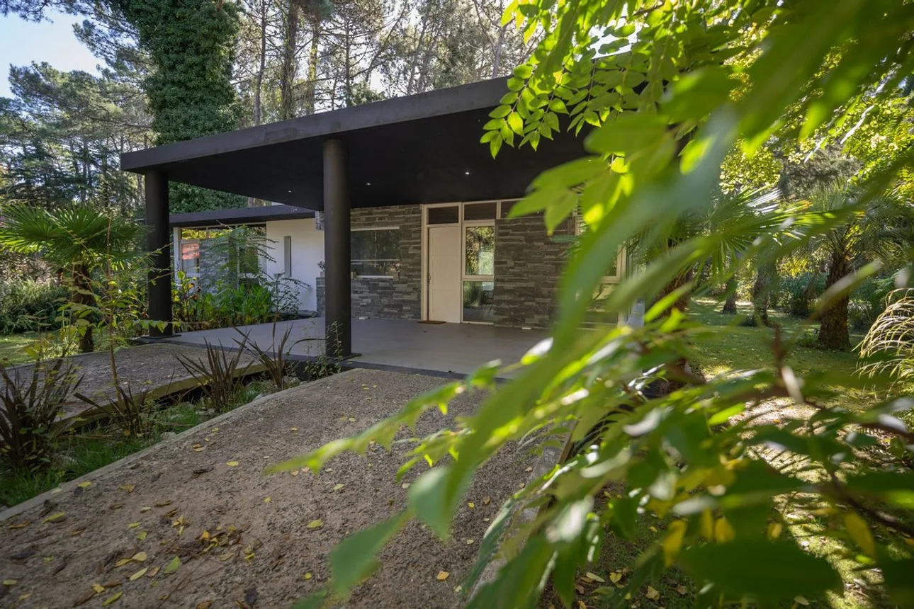 Casa de 3 ambientes en venta en Pinamar, Cedro 700, foto 2