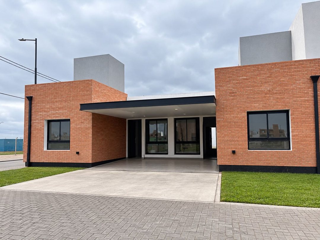 DUPLEX PLANTA BAJA EN PAMPAS DE MANANTIALES 2 DORM