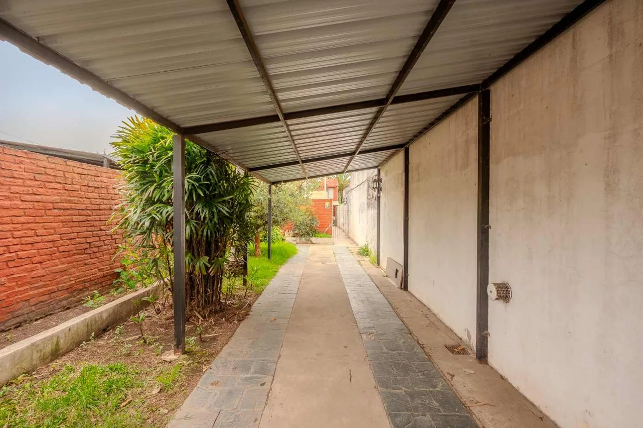 PH de 6 ambientes en venta en Caseros, Carhué 5300, foto 2