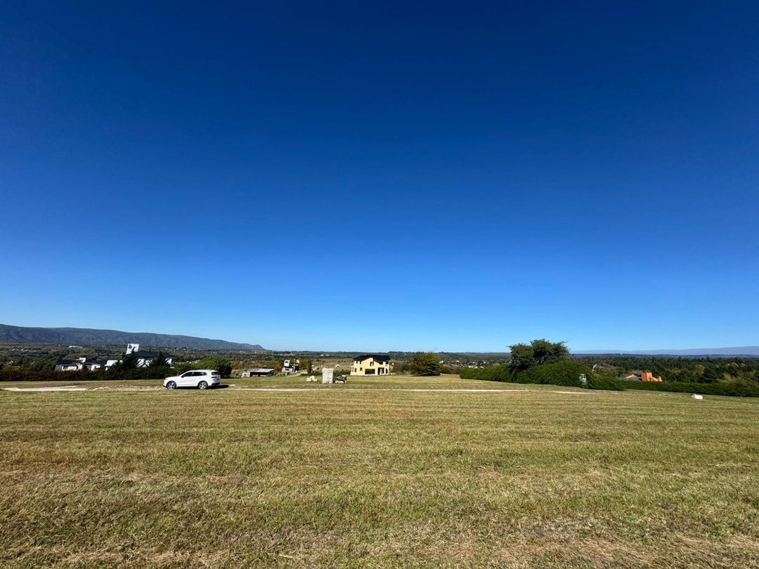 VENTA TERRENO 2200 M2. B ° ALTOS DEL CORRAL.