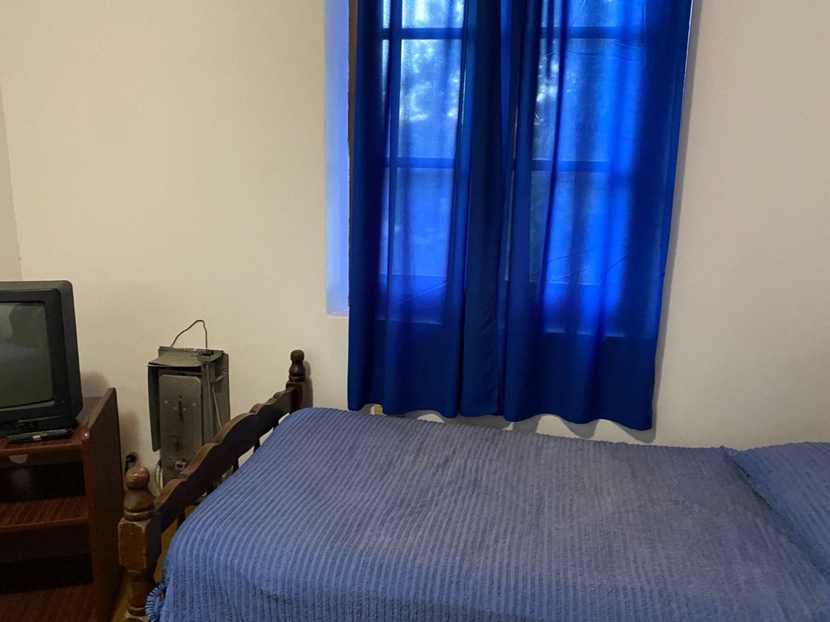 CASA VENTA SAN LORENZO CON CABAÑA Y PILETA - foto 5