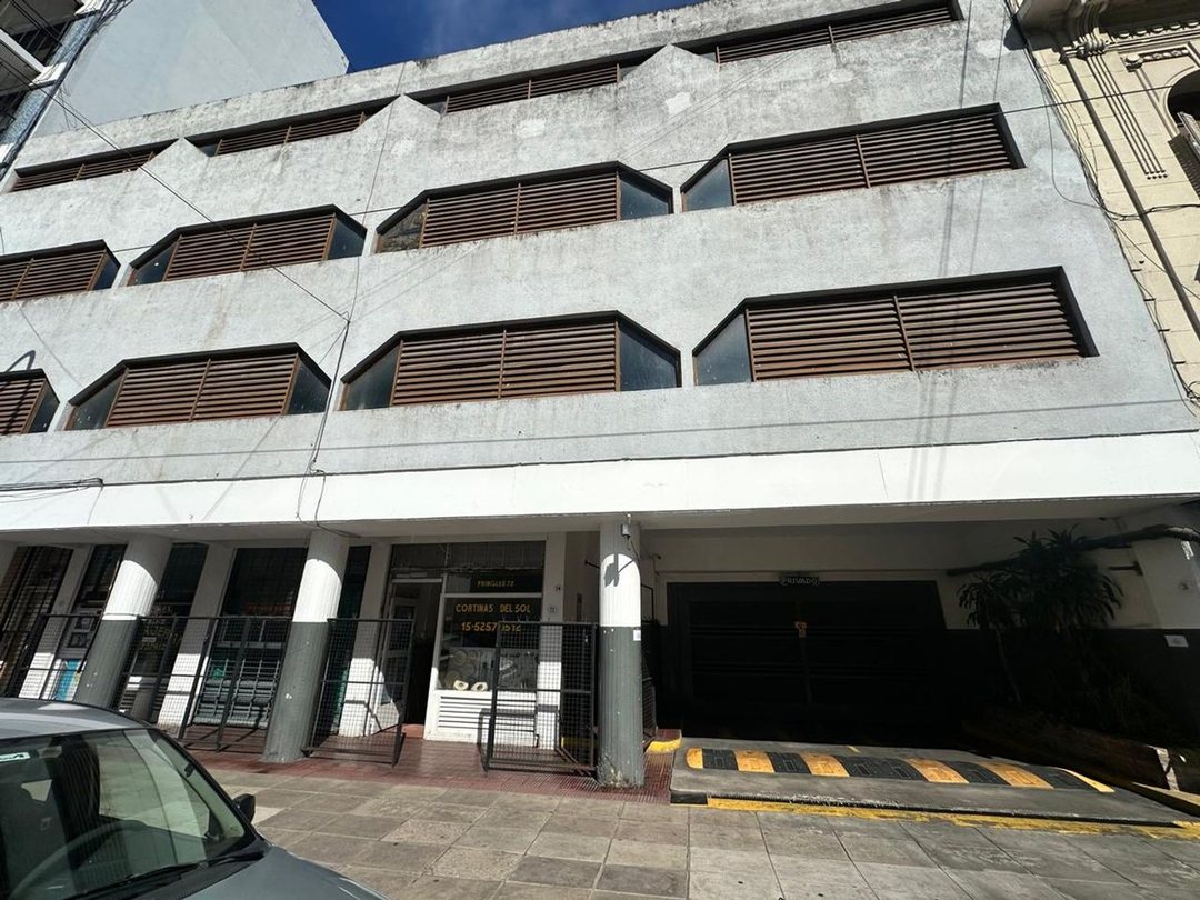 VENTA DE COCHERA EN ALMAGRO IDEAL INVERSOR