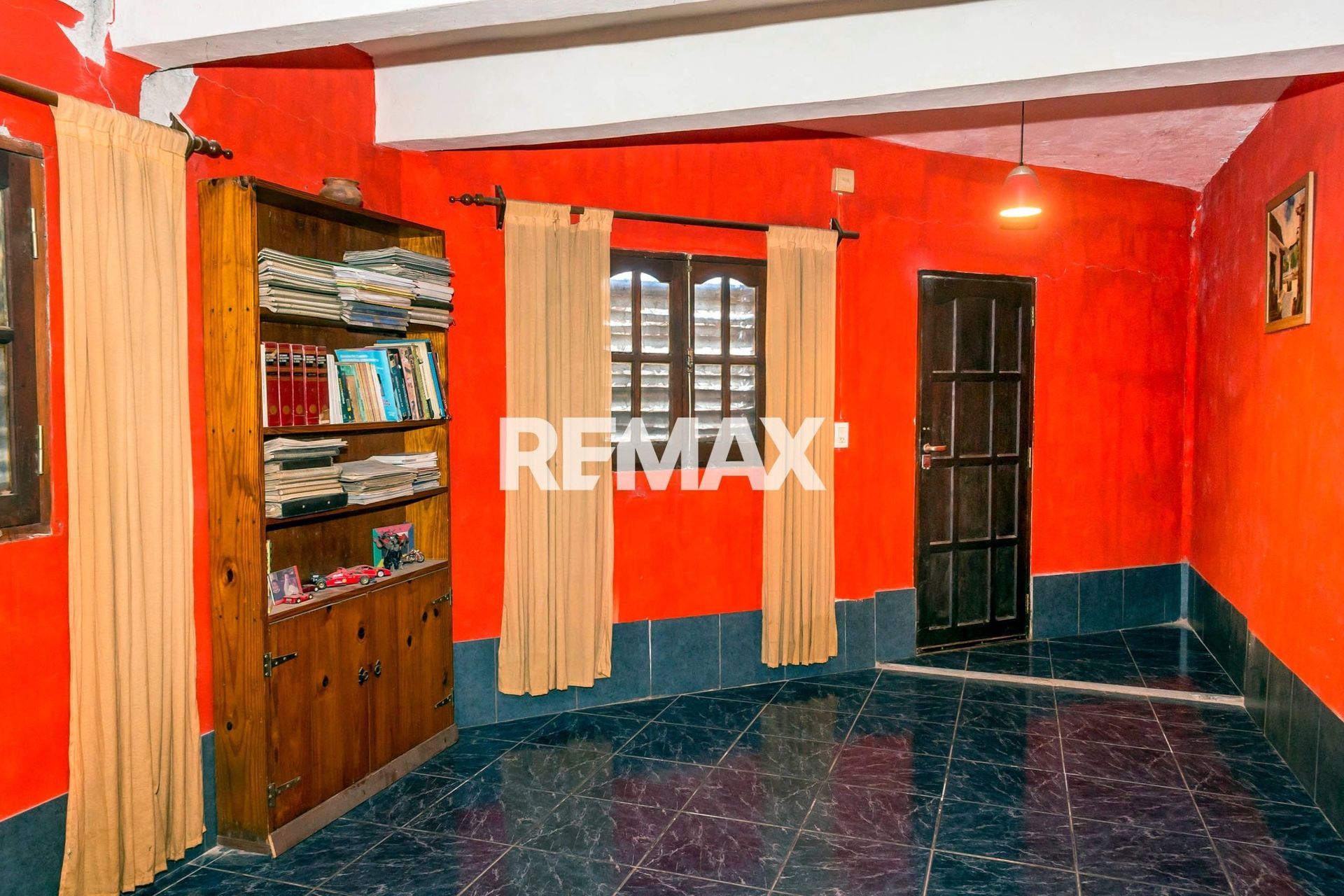 CASA ESQUINA EN VENTA ZONA SUR APTA CREDITO - foto 2