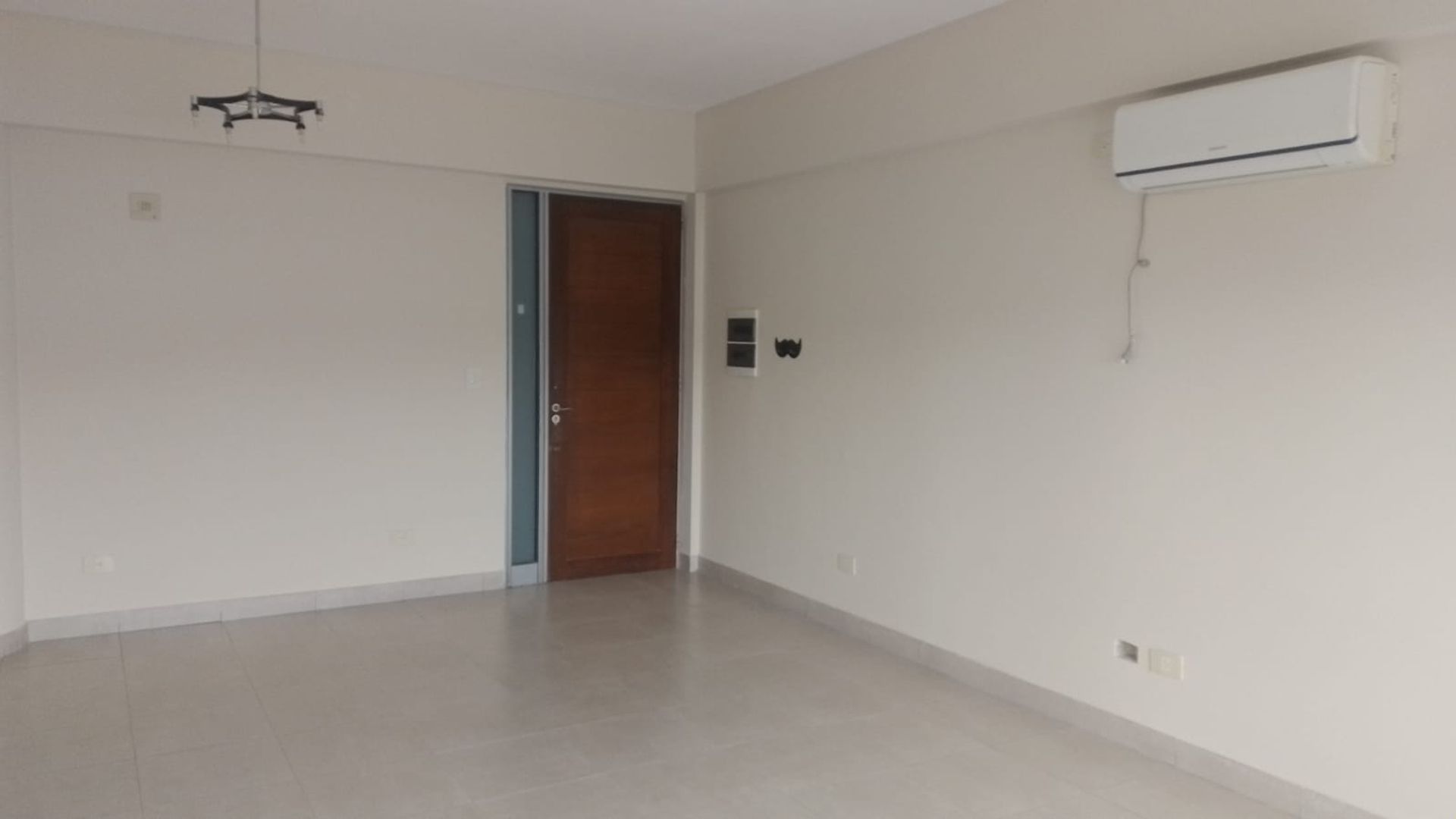 DEPARTAMENTO AMPLIO EN ALQUILER MACROCENTRO 2 DORM - foto 3