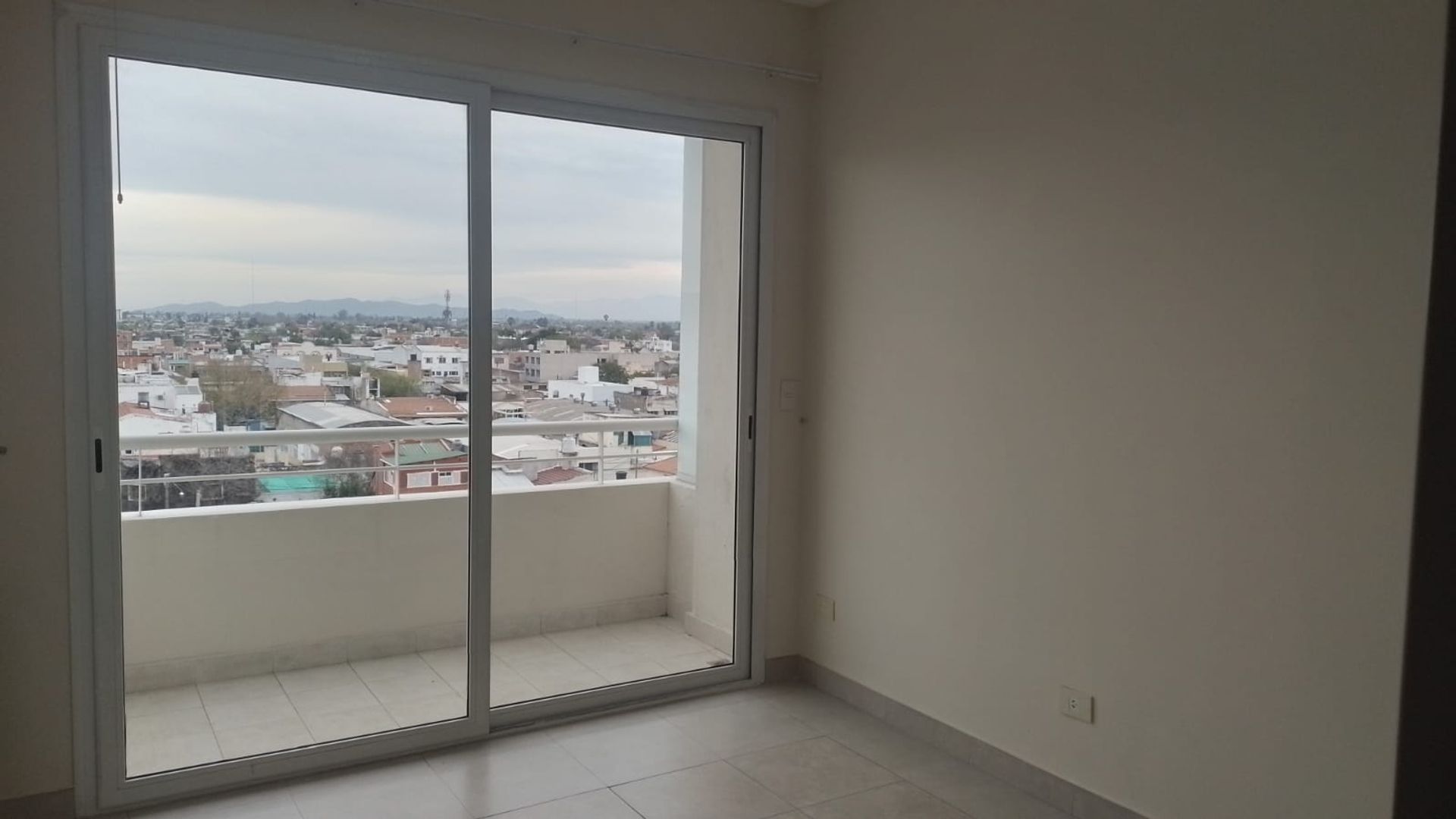 DEPARTAMENTO AMPLIO EN ALQUILER MACROCENTRO 2 DORM - foto 13