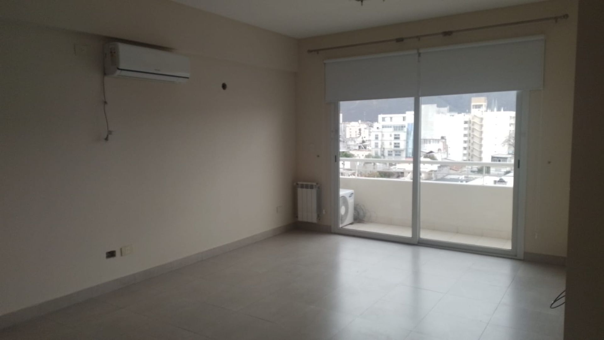 DEPARTAMENTO AMPLIO EN ALQUILER MACROCENTRO 2 DORM - foto 4