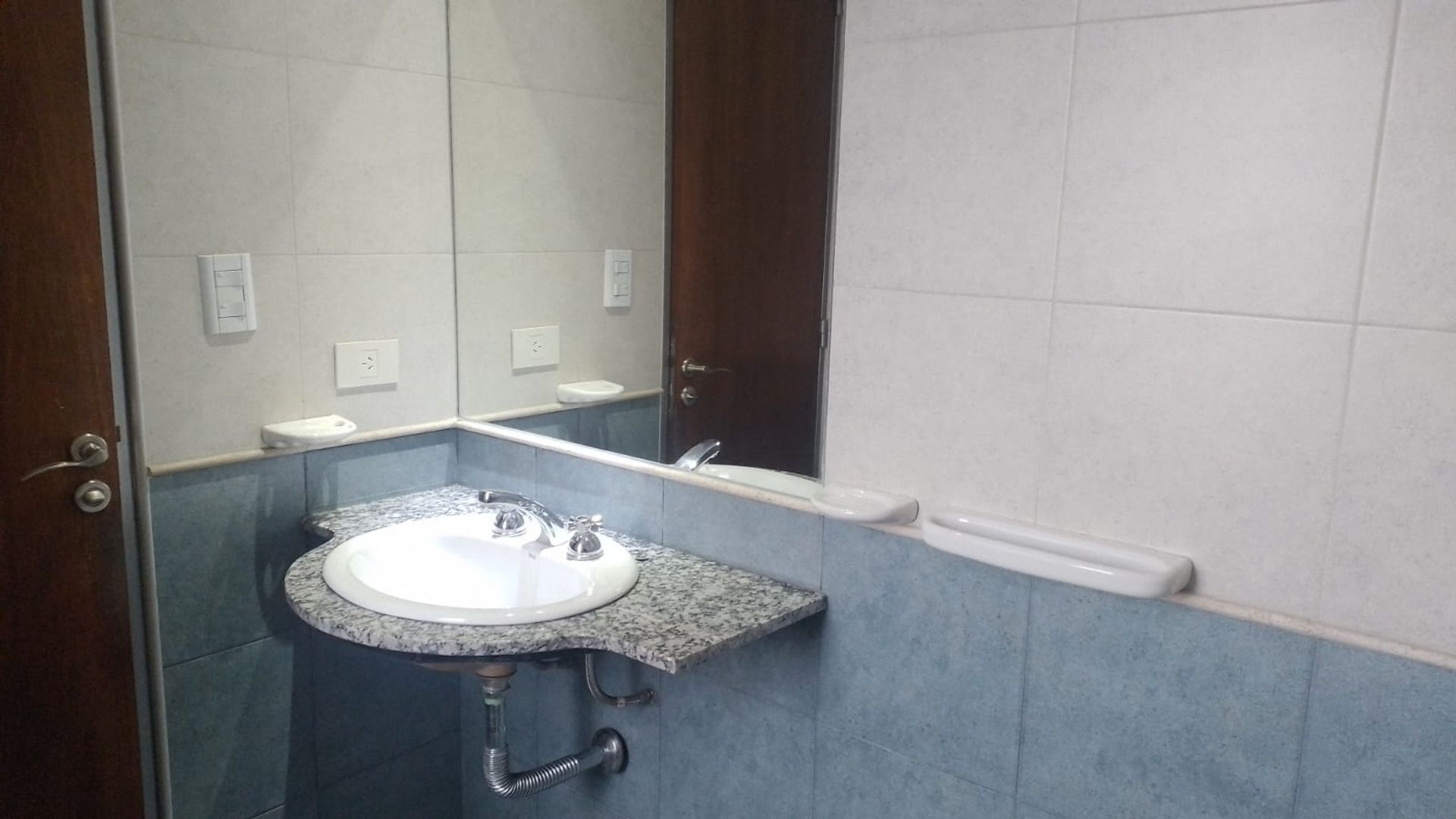 DEPARTAMENTO AMPLIO EN ALQUILER MACROCENTRO 2 DORM - foto 11