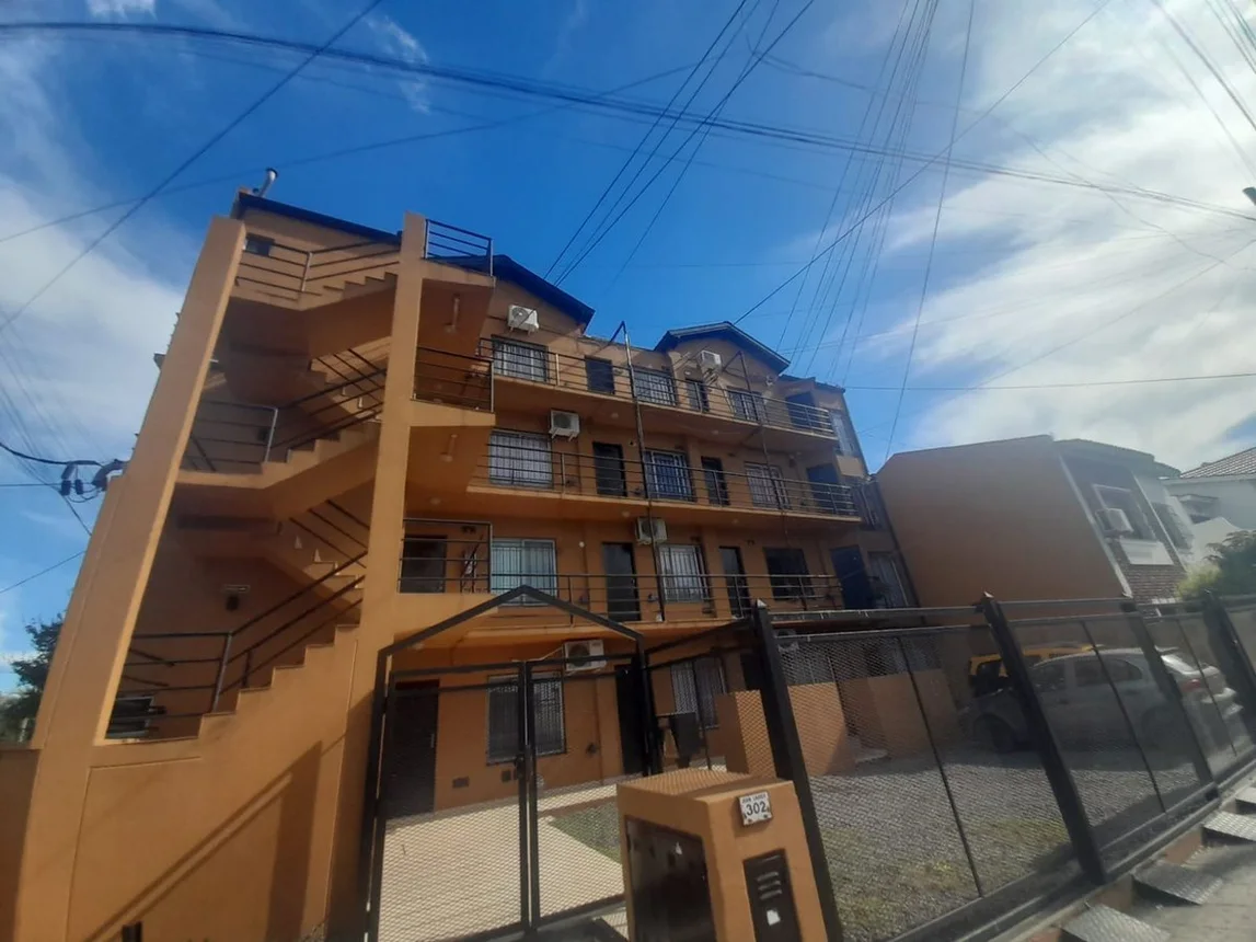 Monoambiente en venta en Morón, Juan Larrea 300