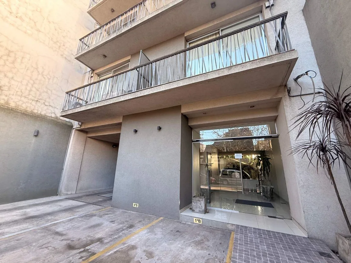 Departamento de 3 ambientes en venta en Berazategui, Calle 146 1100