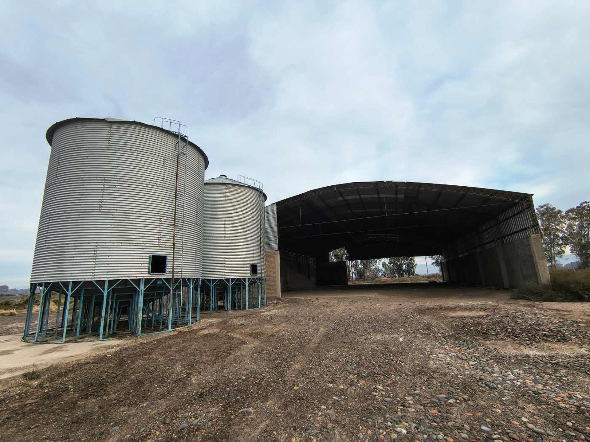 Campo en Santa Elena 0