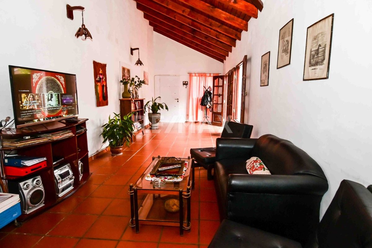 CASA 3 DORMITORIOS VENTA VAQUEROS CON COCHERA - foto 5