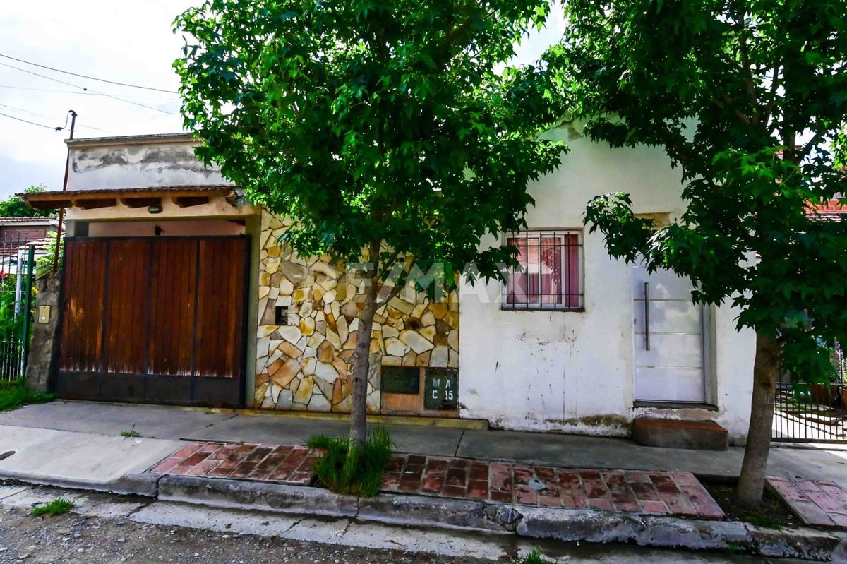 CASA 3 DORMITORIOS VENTA VAQUEROS CON COCHERA - foto 2