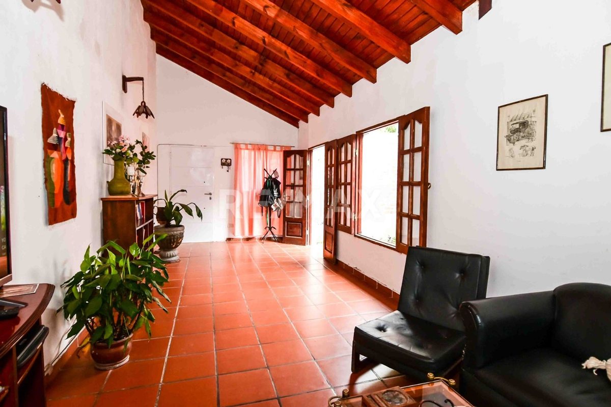 CASA 3 DORMITORIOS VENTA VAQUEROS CON COCHERA - foto 4