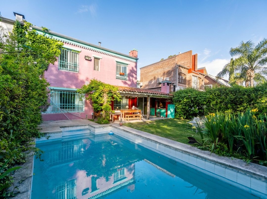 CASA DE 5 AMBIENTES EN VENTA SAN ISIDRO c/pileta