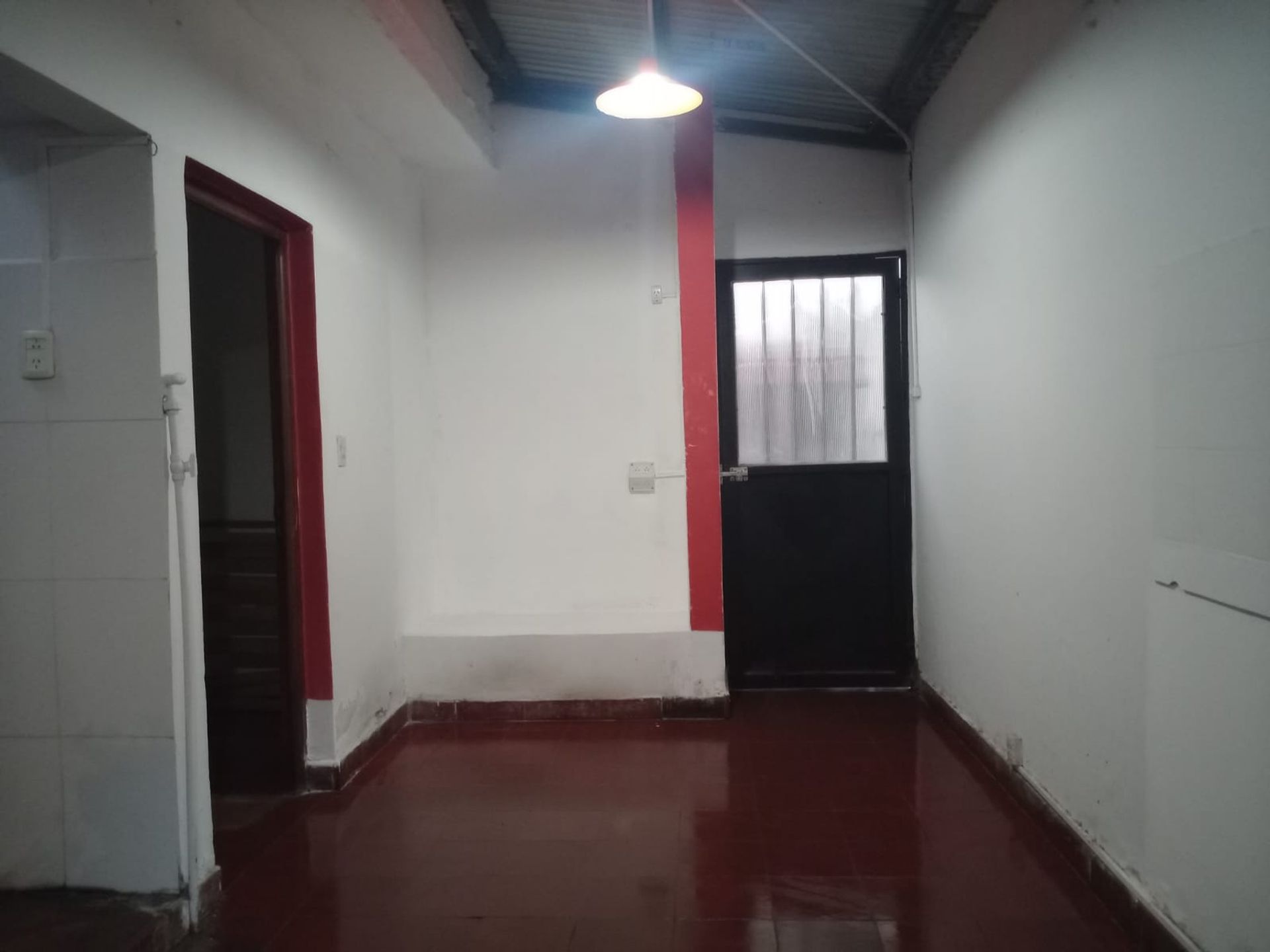 CASA EN VENTA 2 DORMITORIOS BARRIO INTERSINDICAL - foto 4