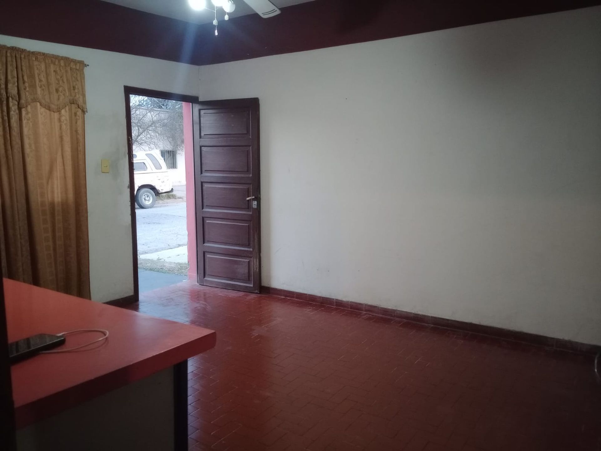 CASA EN VENTA 2 DORMITORIOS BARRIO INTERSINDICAL - foto 6