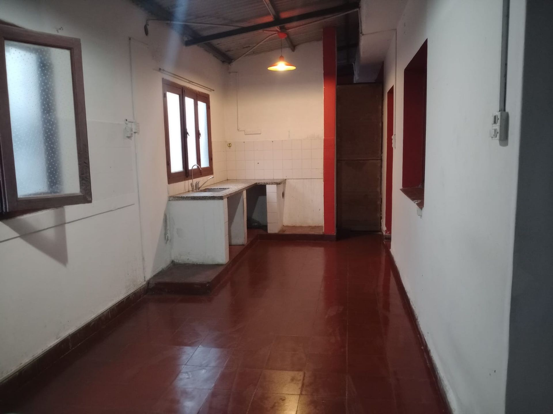 CASA EN VENTA 2 DORMITORIOS BARRIO INTERSINDICAL - foto 5