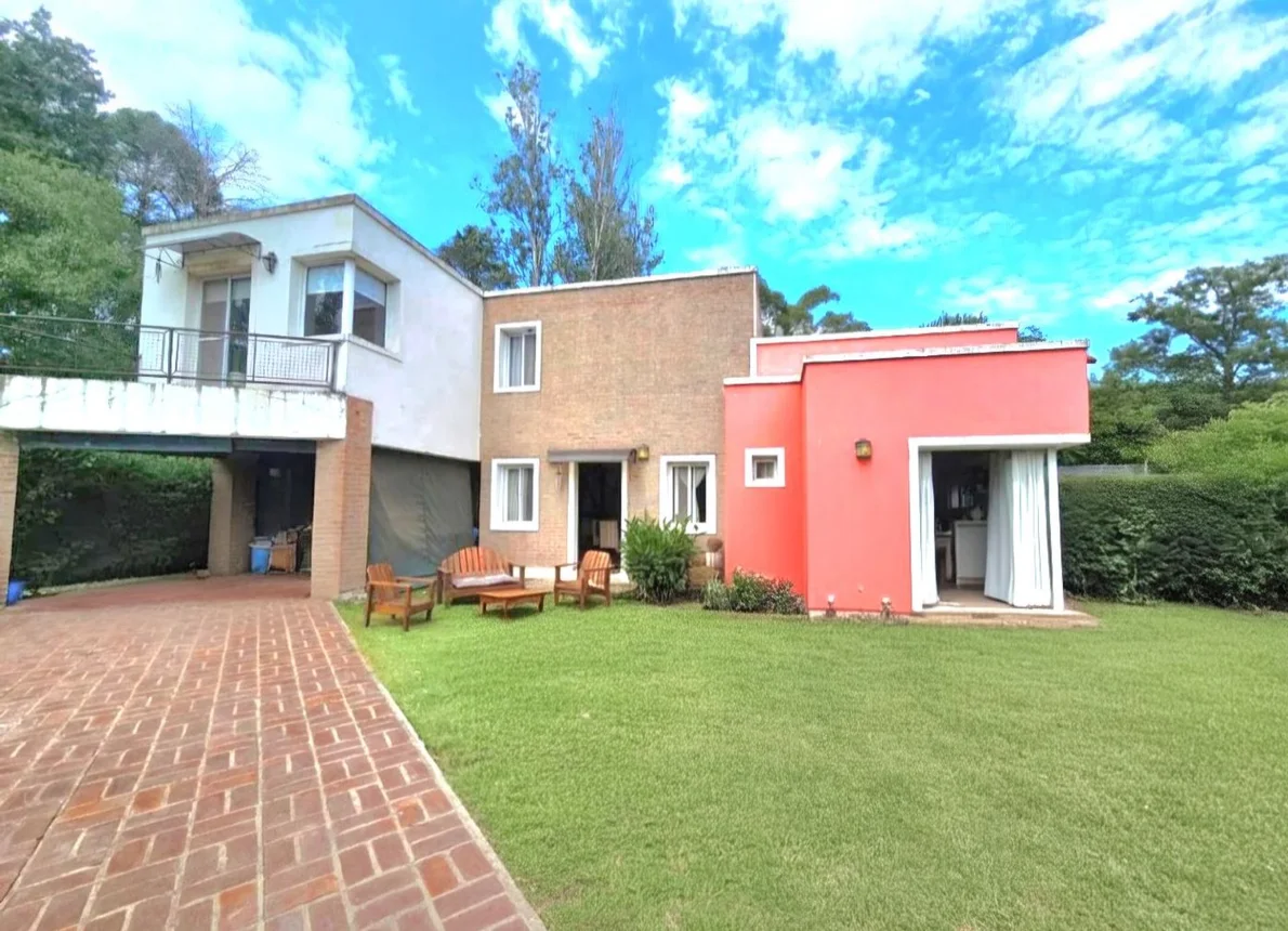 Casa de 4 ambientes en venta en General Rodríguez, Perez Taboada 700