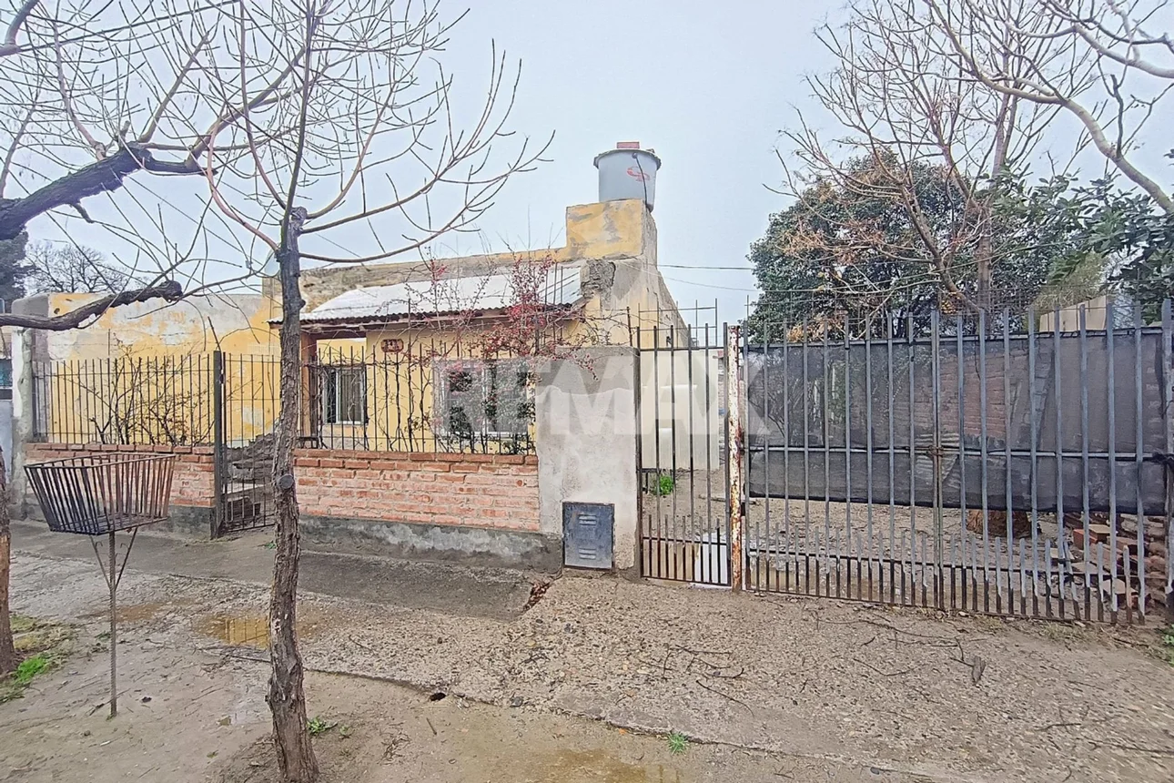 Casa de 4 ambientes en venta en Neuquén, Los Zorzales 500, foto 3