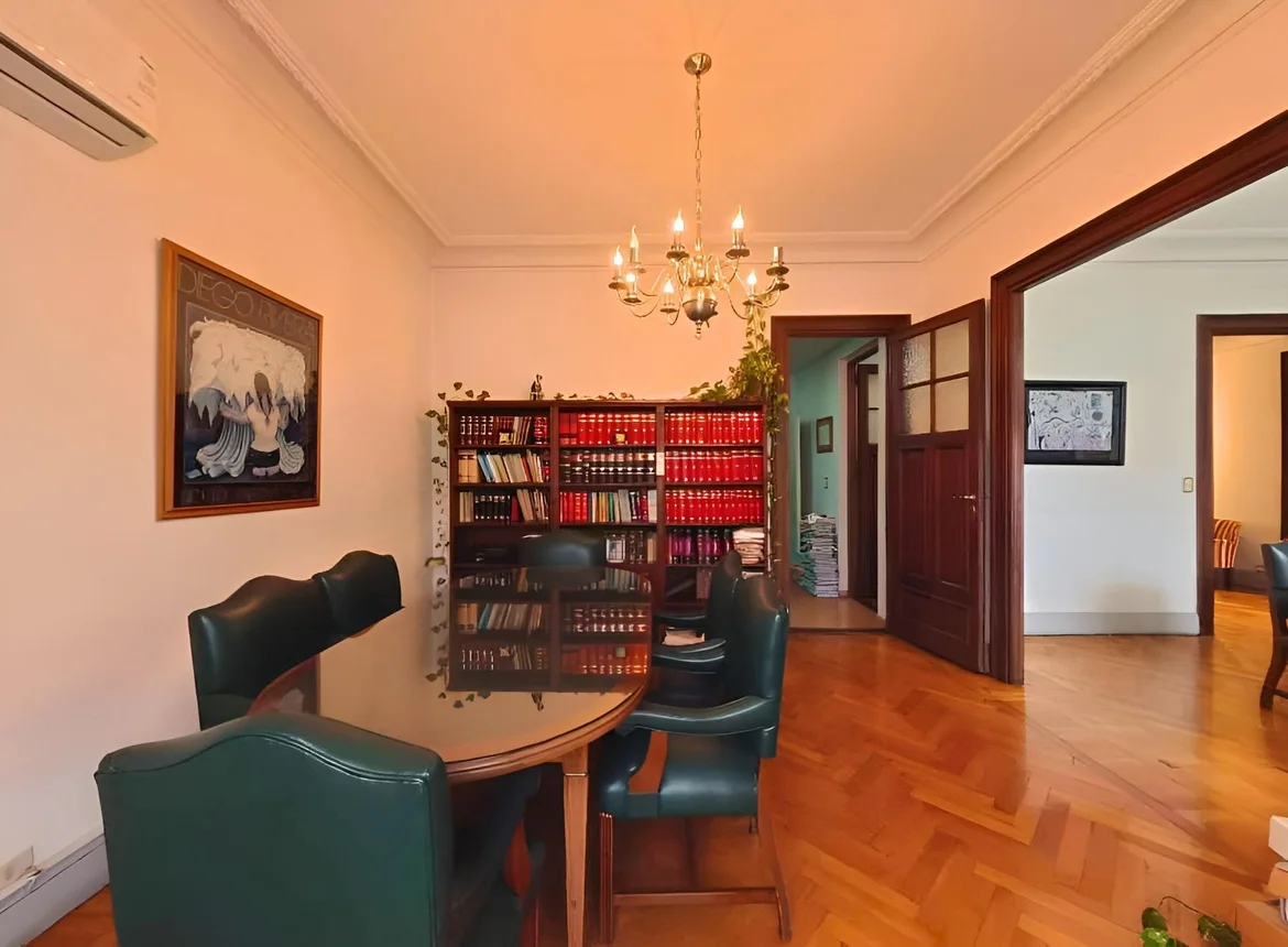 Semipiso de 5 ambientes en venta en Monserrat, Av. de Mayo 900