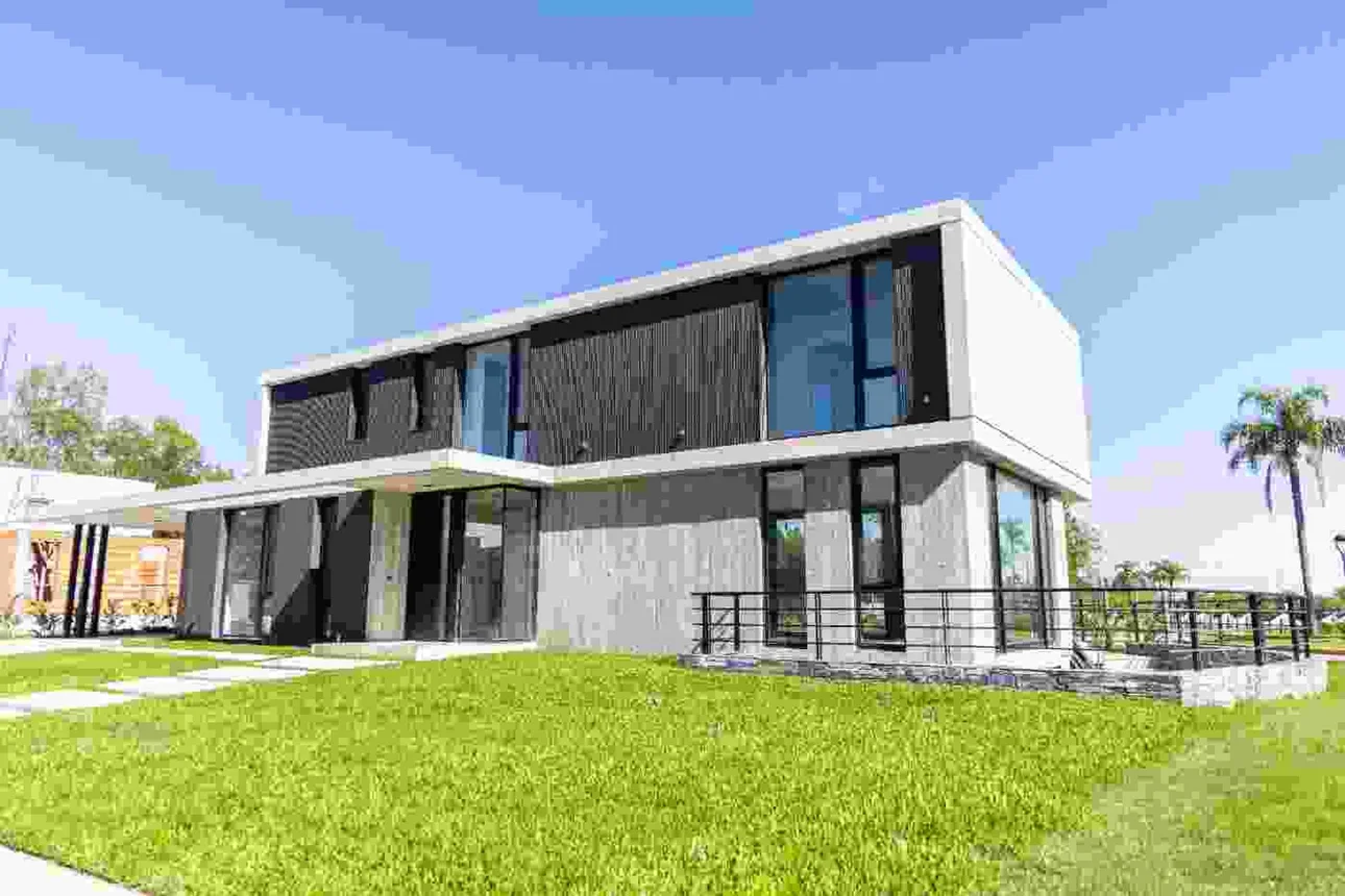 Casa de 7 ambientes en venta en Villa Rosa, I. Manzoni 1600