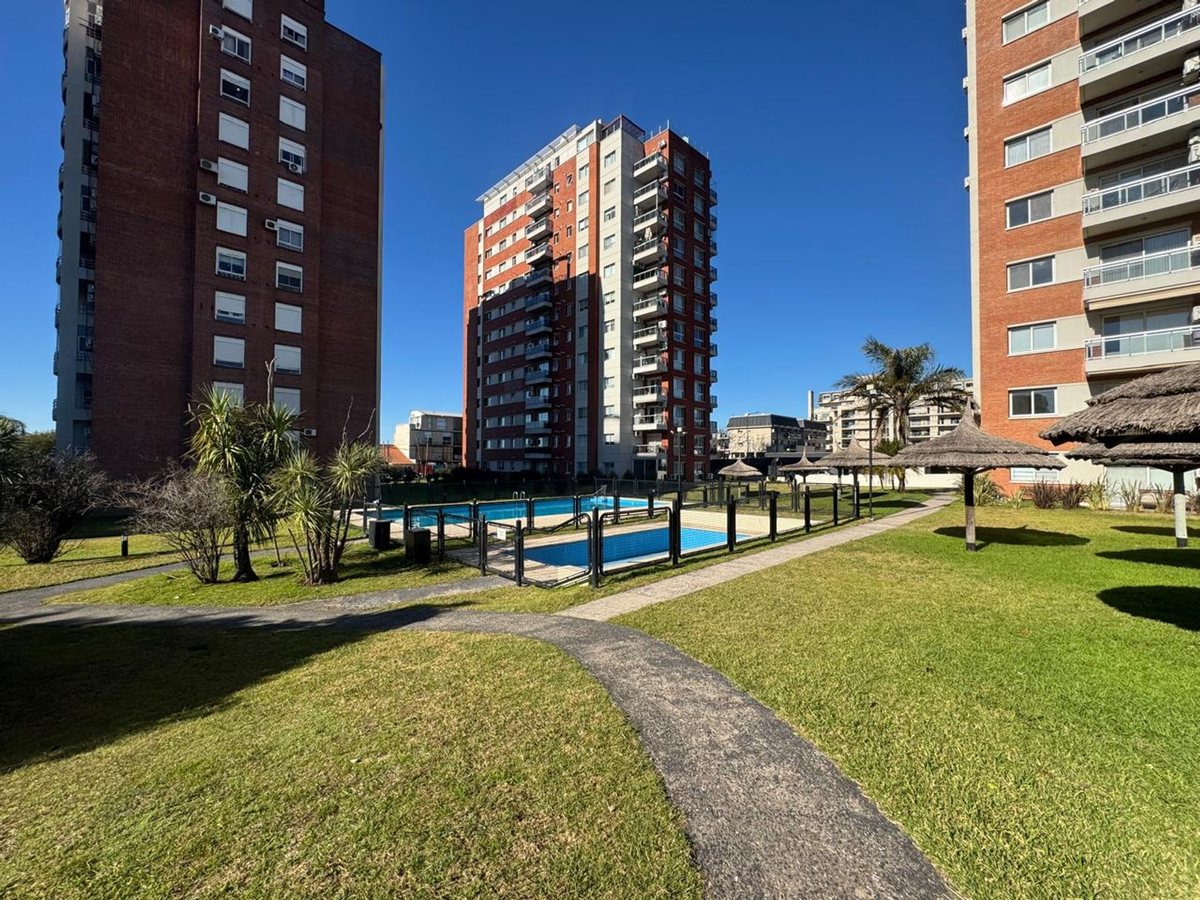 Departamento en venta 3 ambientes cochera bernal
