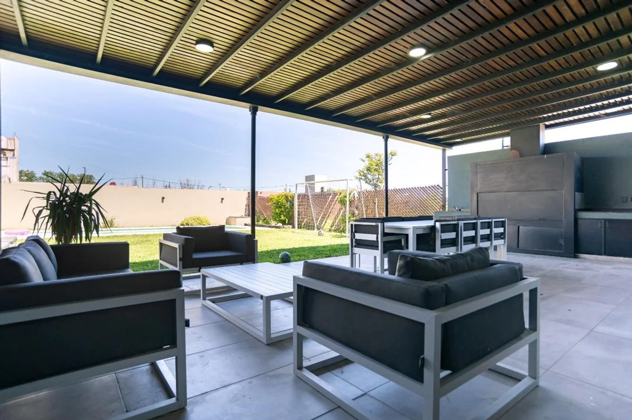 Casa en venta city bell 3 dormitorio parque pileta, foto 1