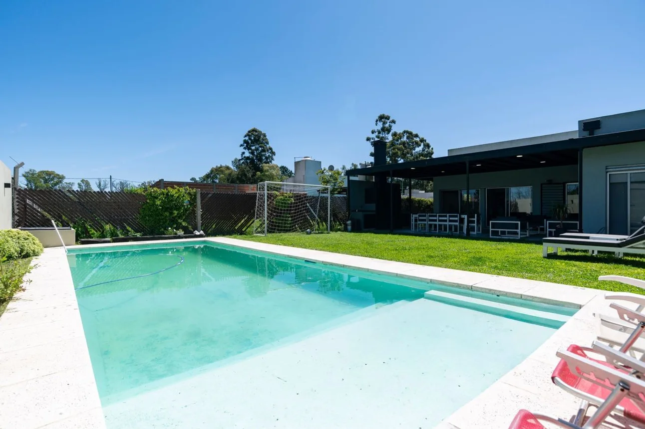 Casa en venta city bell 3 dormitorio parque pileta, foto 4