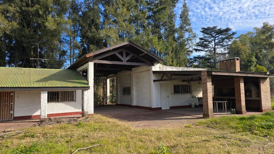 CASA EN BARRIO PELUFO