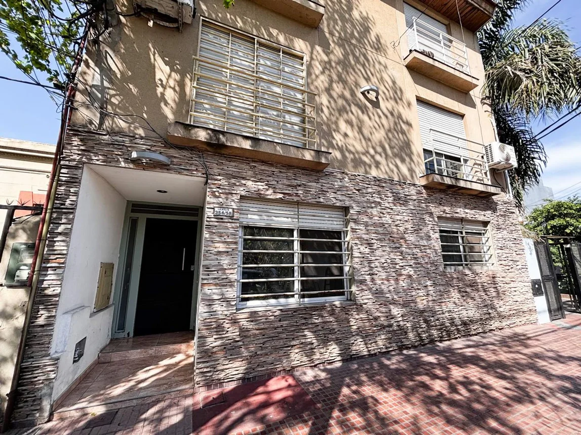 Departamento de 2 ambientes en venta en Morón, La Roche 300