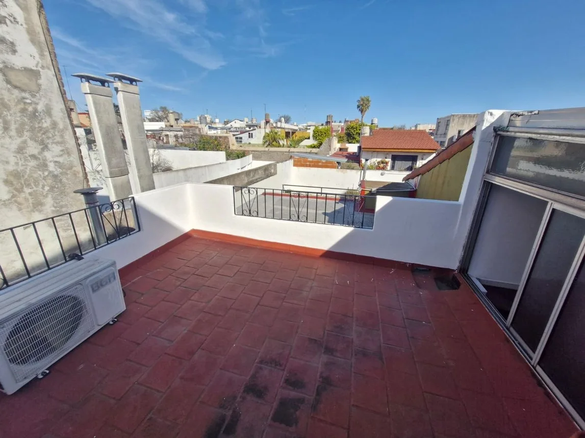 PH de 3 ambientes en venta en Parque Chacabuco, Avenida Vernet 200