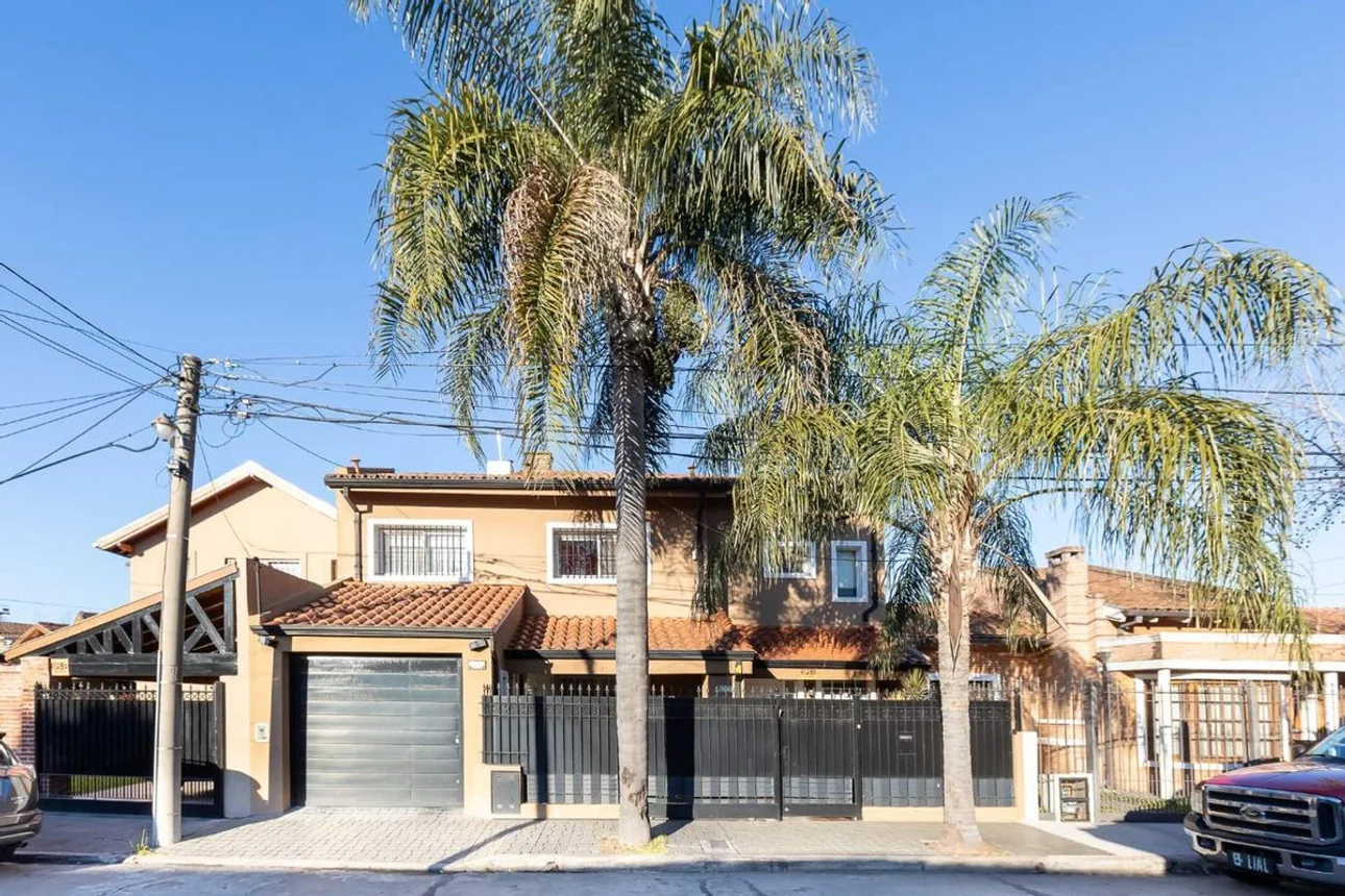 Casa de 5 ambientes en venta en Ciudad Jardín, Aviador Santos Dumont 2200, foto 2