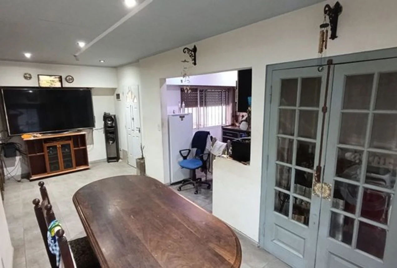 Casa de 5 ambientes en venta en Llavallol, Túpac Amaru 1000