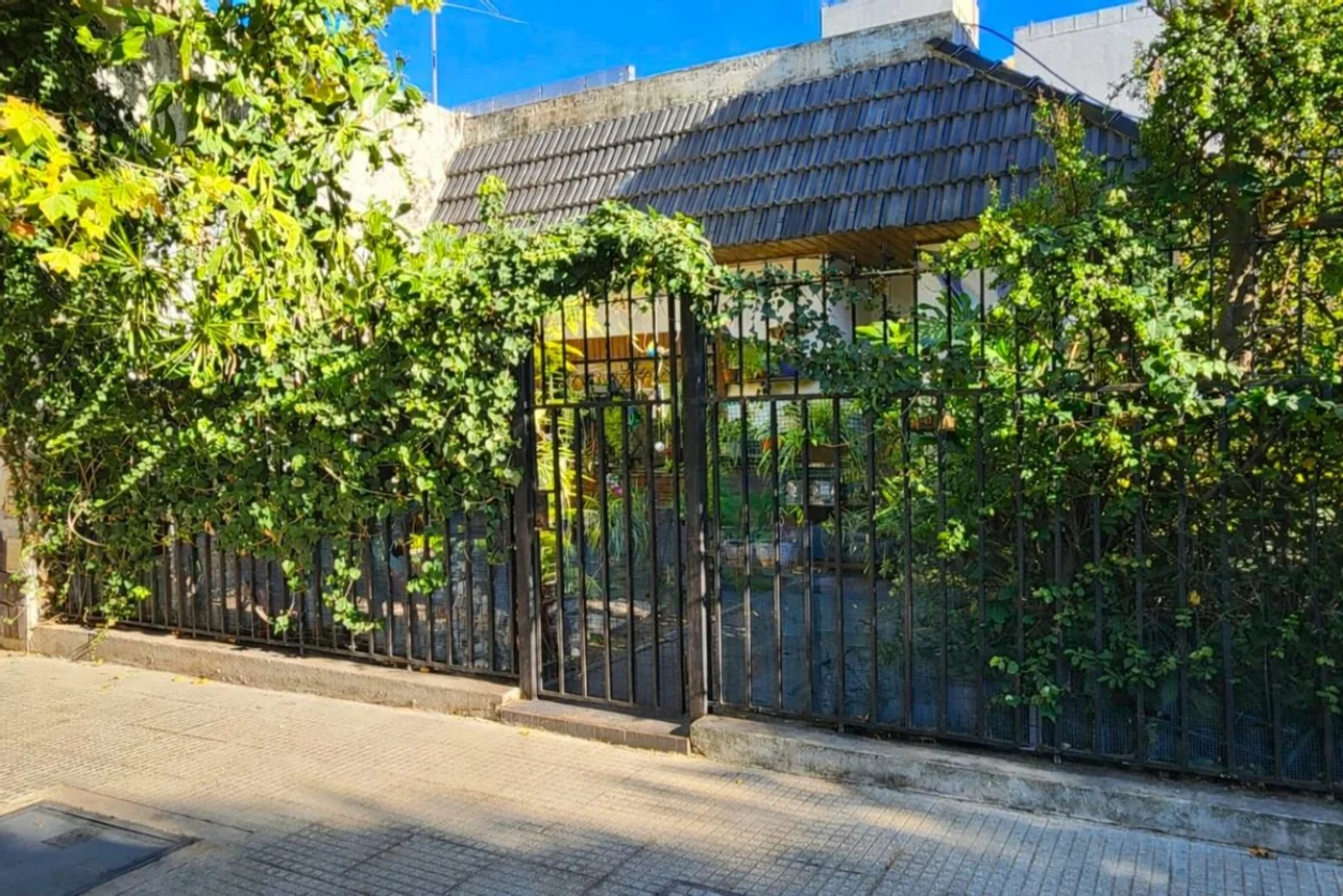 Casa de 4 ambientes en venta en Versalles, Santo Tomé 6500