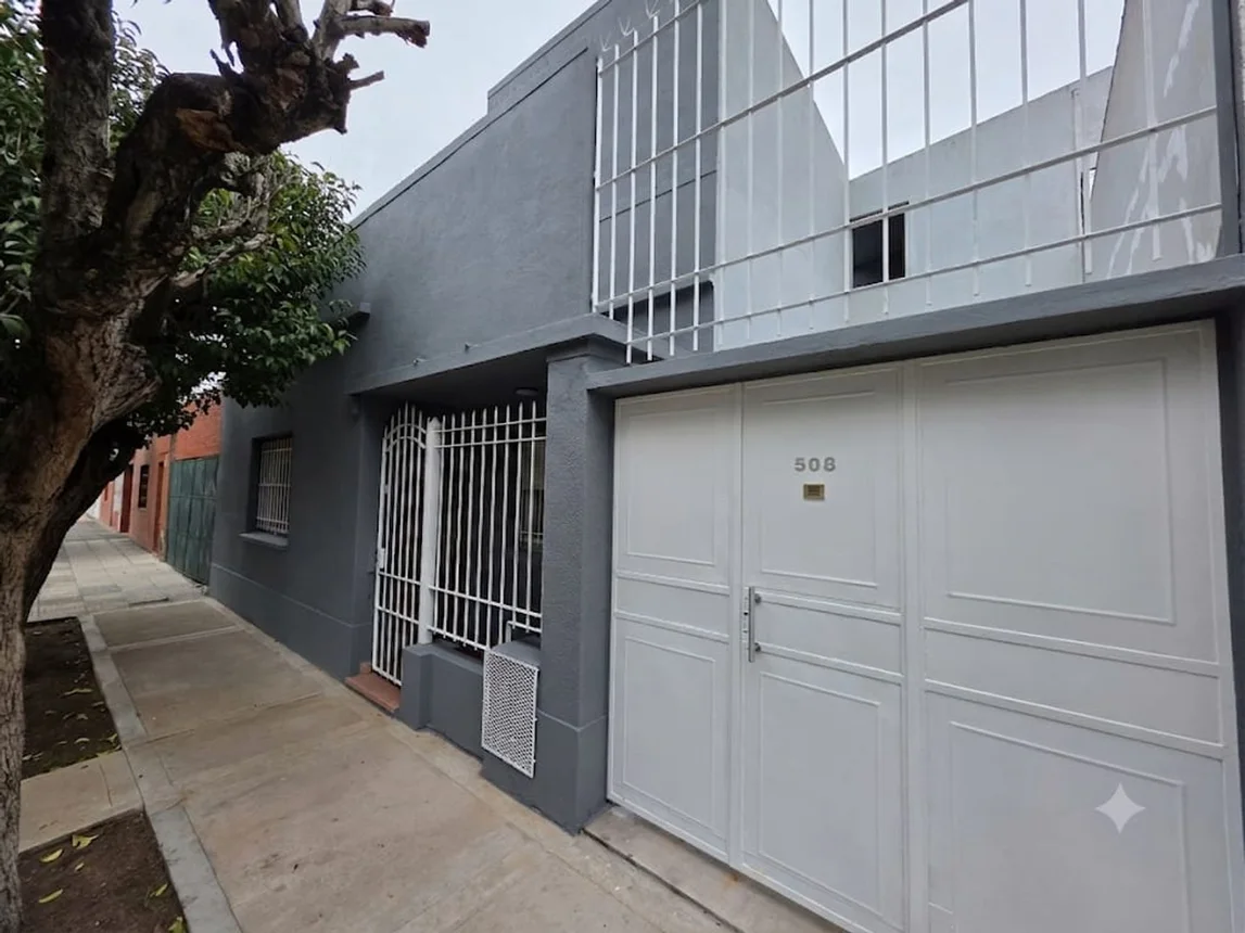 Casa en venta en Turdera, Avenida Juan Bautista Vago 500