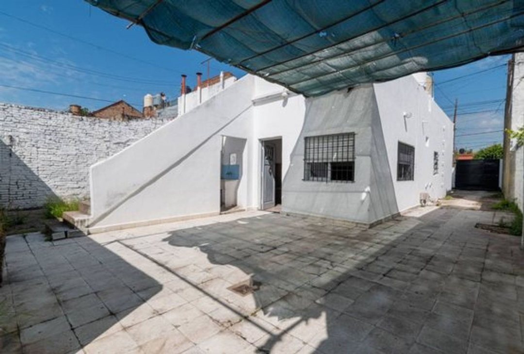 Venta PH 2 ambientes Lanus con Galpon