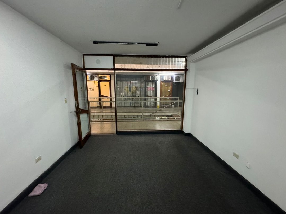 VENTA OFICINA APTA LOCAL ZONA CENTRO OPORTUNIDAD