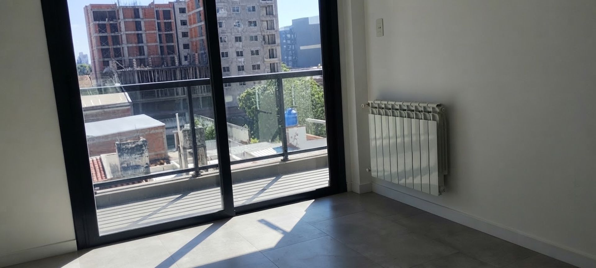 DEPTO 2 DORM VENTA PILETA Y COCHERA ZONA SHOPPING - foto 4