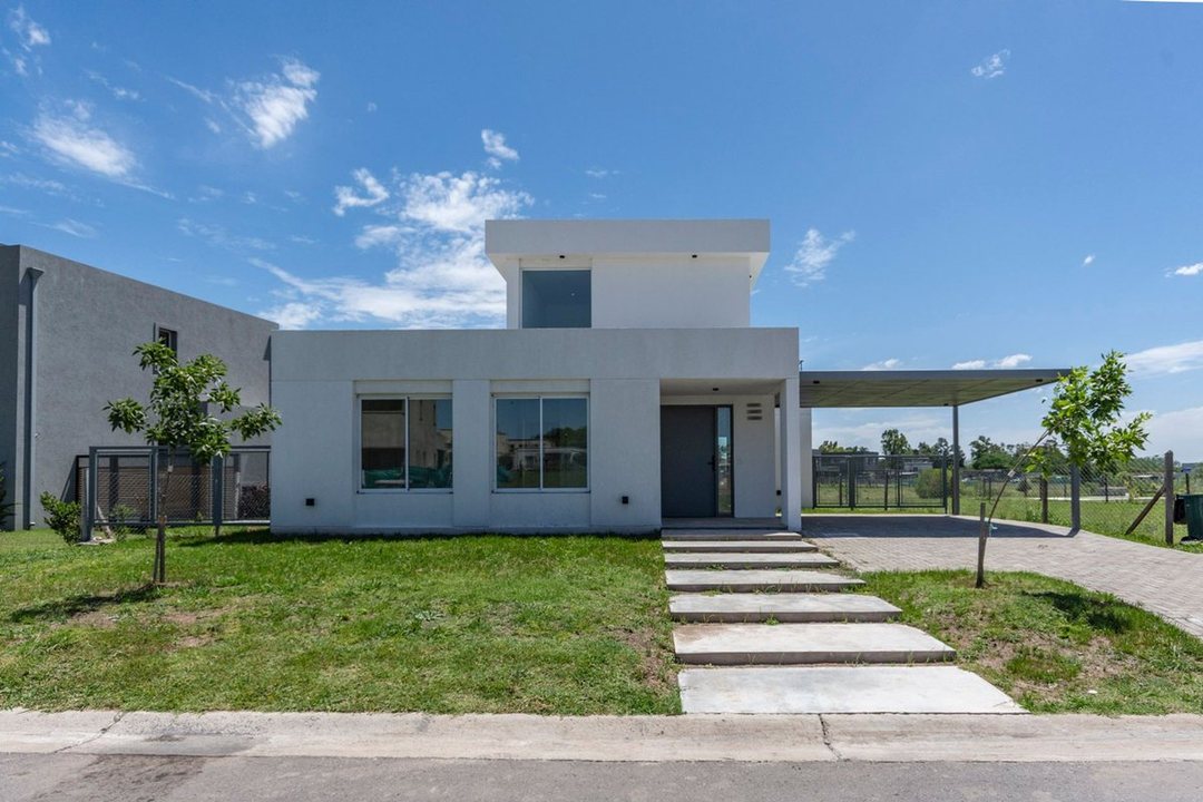 Venta casa 4 amb Santa Lucía con jardín y parrilla
